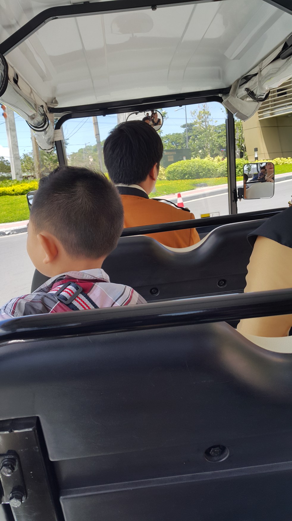 Escorting us on the way to Hyatt Cafe